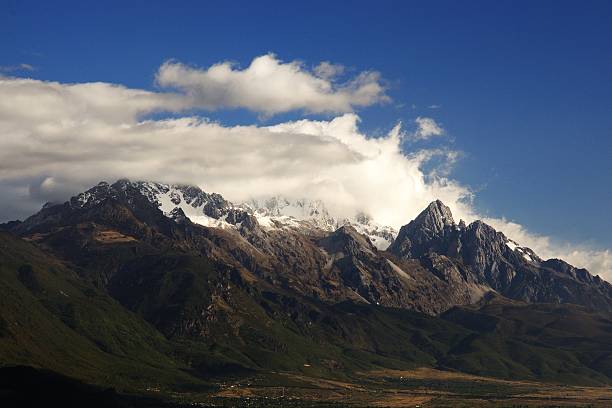 istock Jade dragon snow mountain in Yunnan, China 178801318