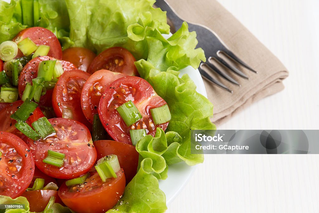 Leve fresco com Salada de Tomate cereja e Cebolinhos - Royalty-free Alface Foto de stock