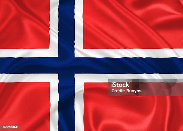 Bandeira Da Noruega - Fotografias de stock e mais imagens de Bandeira da Noruega - Bandeira da Noruega, Acenar, Bandeira