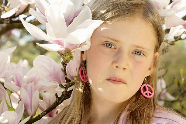 magnolia - magnolia blossom flower head single flower stock-fotos und bilder