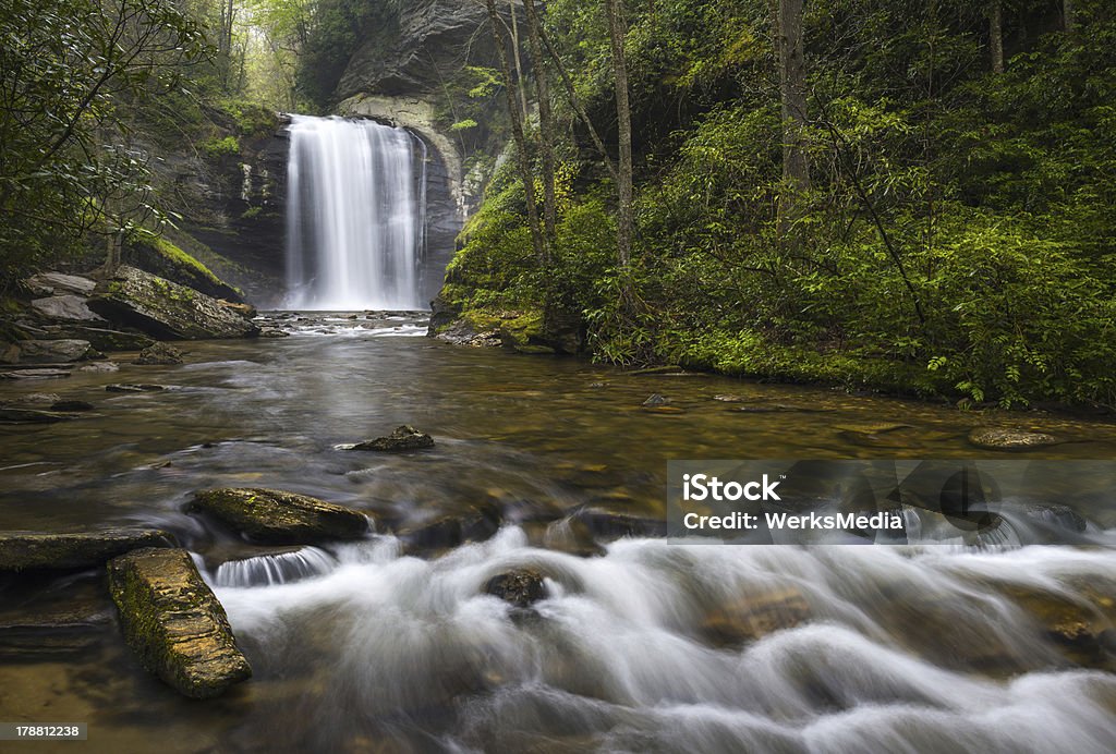 Espelho Falls North Carolina Blue Ridge Parkway, cachoeiras NC - Foto de stock de Appalachia royalty-free