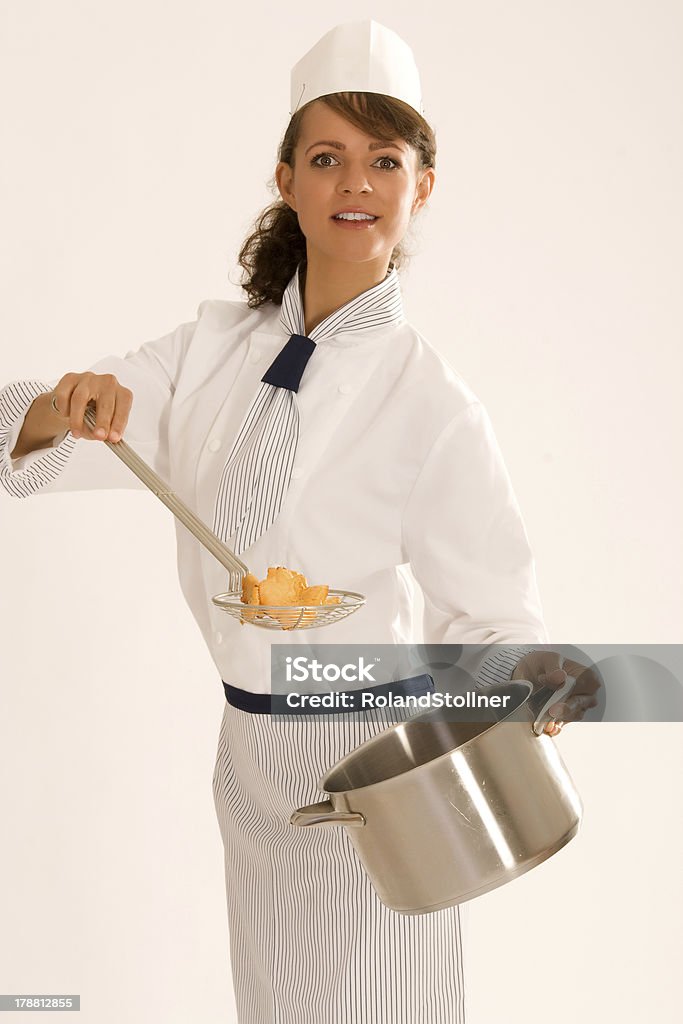 chef feminino com culinária panela - Foto de stock de Alimentação Saudável royalty-free