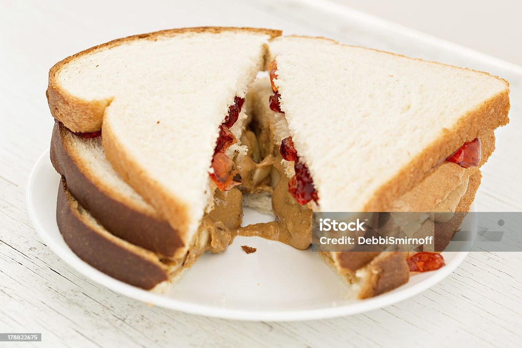 트리플 덱커 PB & J - 로열티 프리 샌드위치-음식 스톡 사진