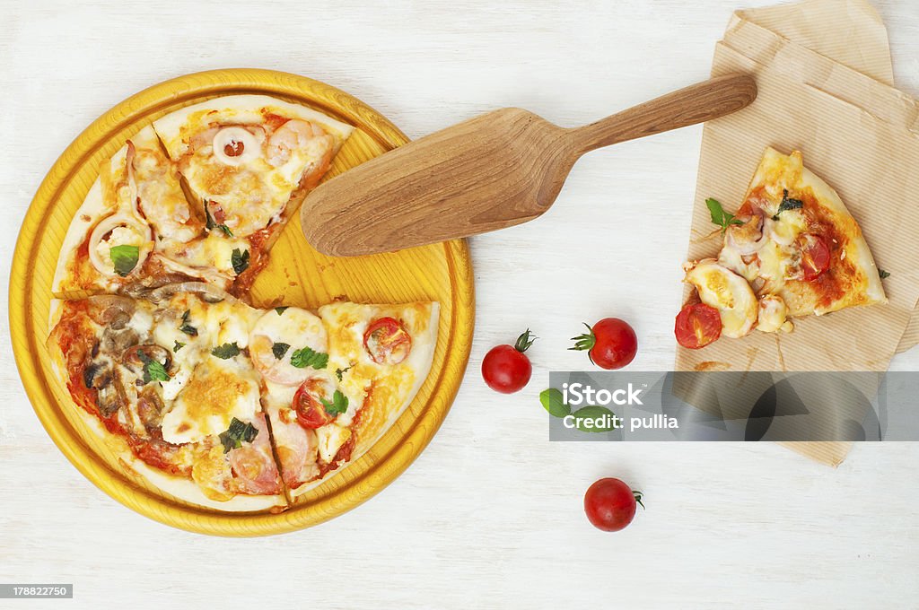 Mélange de pizza - Photo de Assiette libre de droits
