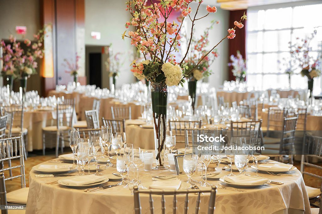 Salle de Banquet prête pour une réception - Photo de Banquet libre de droits