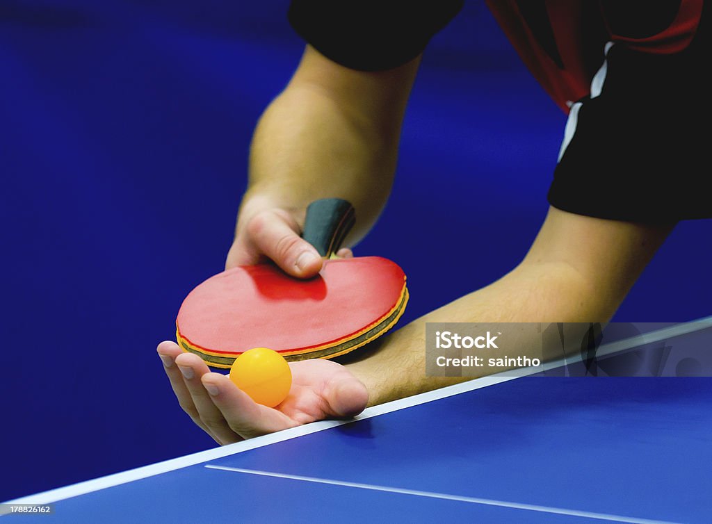 Servicio en tenis de mesa - Foto de stock de Tenis de mesa libre de derechos