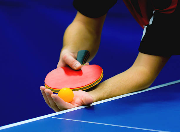 обслуживание на настольный теннис - table tennis racket sports equipment ball стоковые фото и изображения