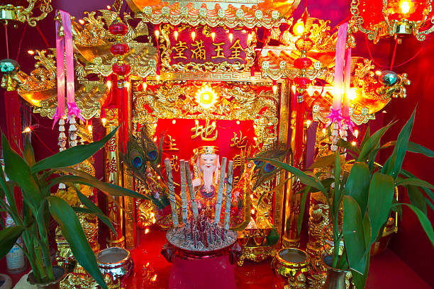 istock Antique Chinese altar 178827246