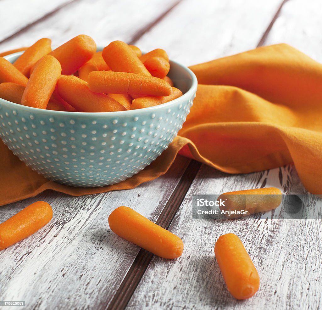 Baby carrots corte - Foto de stock de zanahoria mini libre de derechos