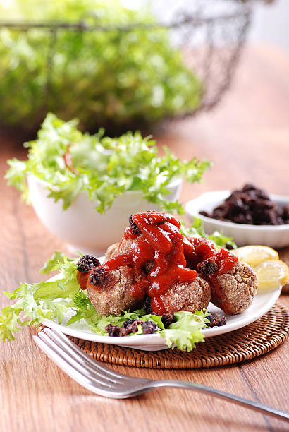 istock Meatballs in tomato sauce 178832172