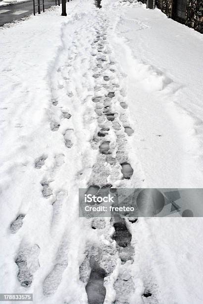 Schneefall In Der Stadt Stockfoto und mehr Bilder von Fotografie - Fotografie, Helsinki, Im Freien