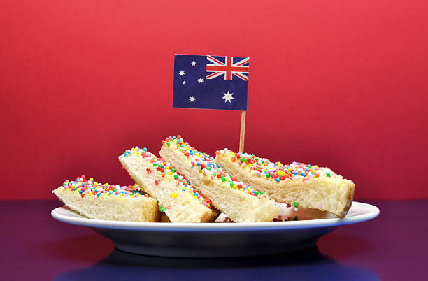 la comida tradicional de australia, guirnaldas de pan - downunder fotografías e imágenes de stock