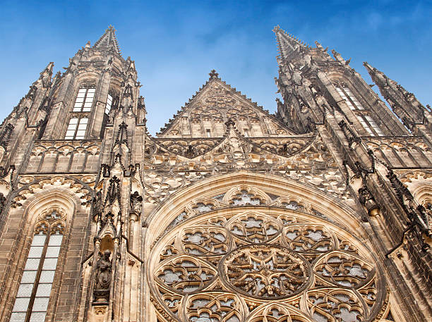 widok st. vitus cathedral w pradze, republika czeska zamek - hradcany castle prague czech republic spring zdjęcia i obrazy z banku zdjęć