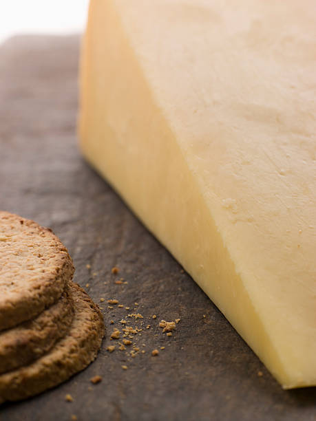 istock Wedge of Mature Cheddar with Oatmeal Biscuits 178837351