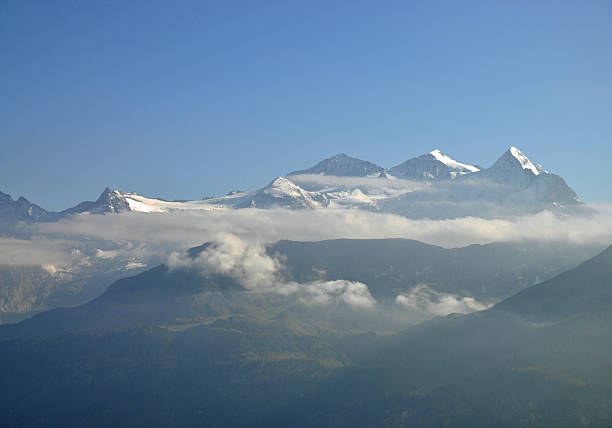 wetterhörner, 산 스위스 - hochgebirge cloudscape cloud mountain 뉴스 사진 이미지