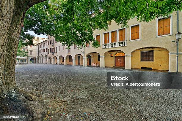 Foto de Piazza Capitaniato e mais fotos de stock de Arquitetura - Arquitetura, Característica arquitetônica, Cena de tranquilidade