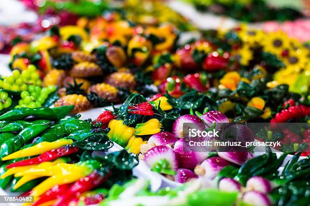 Caramelle Dolci Gelatina Colorate Visualizzare In Negozio - Fotografie stock e altre immagini di Affettuoso