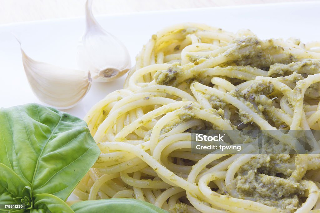 Espaguete com molho pesto Genovese - Foto de stock de Alho royalty-free