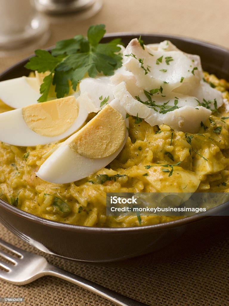 Piatto di affumicato Asinello Kedgeree - Foto stock royalty-free di Asinello