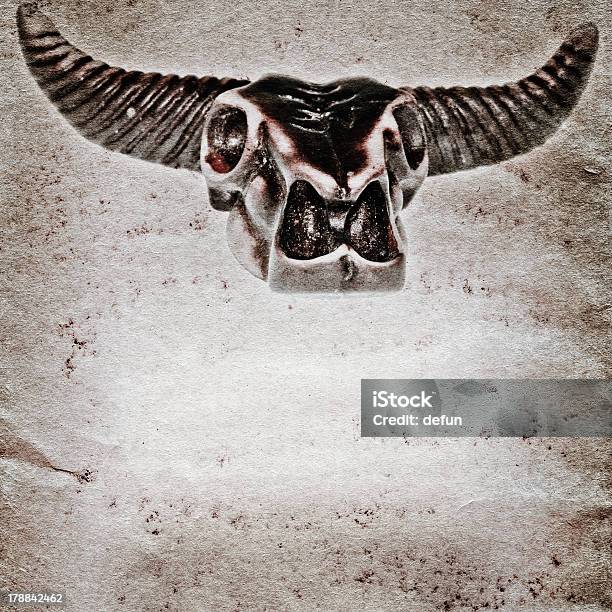 Demon Byk Czaszka Stary Grunge Tekstury Papieru - zdjęcia stockowe i więcej obrazów Afryka - Afryka, Krowa, Barwne tło