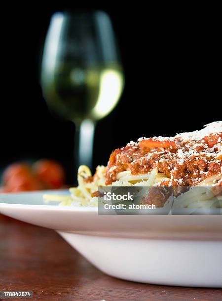 Ragù Alla Bolognese - Fotografie stock e altre immagini di Bicchiere da vino - Bicchiere da vino, Cena, Cibi e bevande