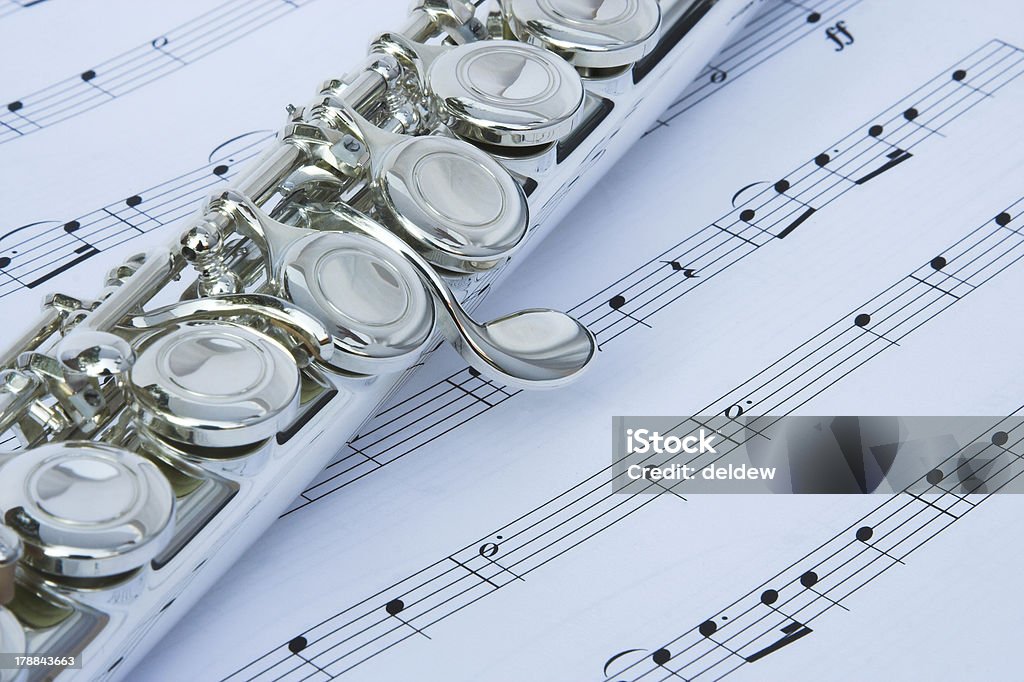 Flauta teclas em notas de música - Royalty-free Arte, Cultura e Espetáculo Foto de stock