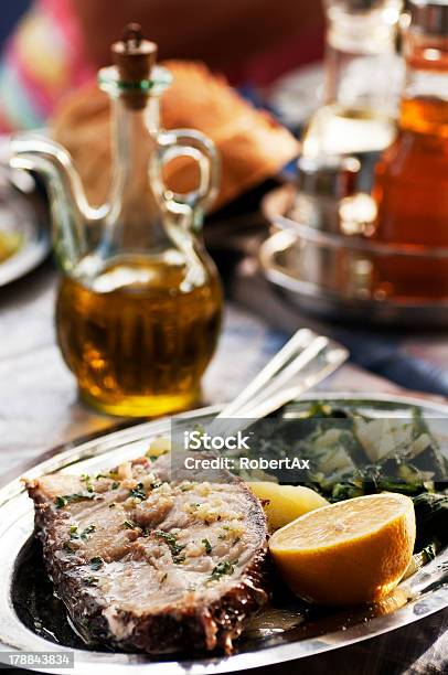 Filete De Peixe Com Batata Cozida E Acelga - Fotografias de stock e mais imagens de Filete de atum - Filete de atum, Acelga, Azeite