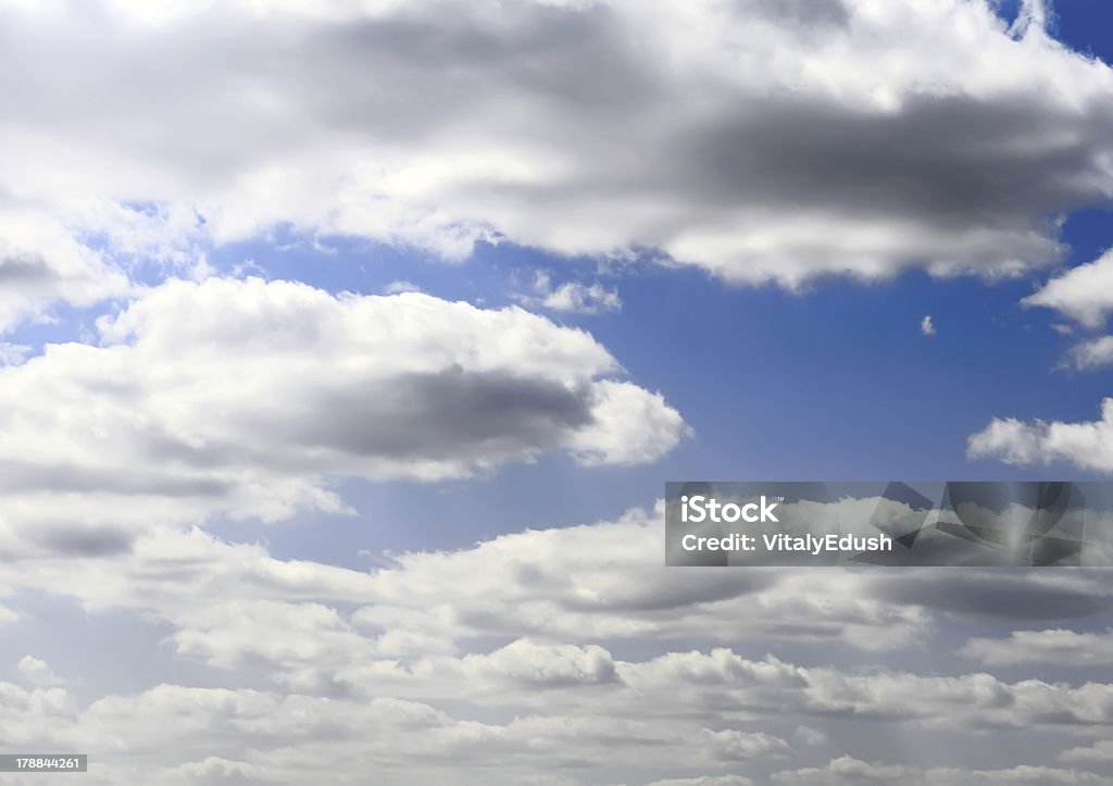 Lindo céu com nuvens brancas. - Foto de stock de Ambiente - Evento royalty-free