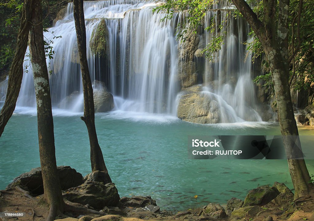 Cascadas de Erawan en Kanchanaburi, Tailandia - Foto de stock de Agua libre de derechos