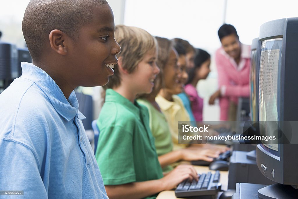 Computer Class In School Elementary School Computer Class Stock Photo - Download Image Now - 10 ...