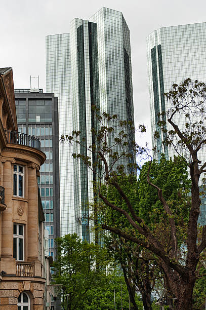 istock Frankfurt - Old and New Architecture 178846406