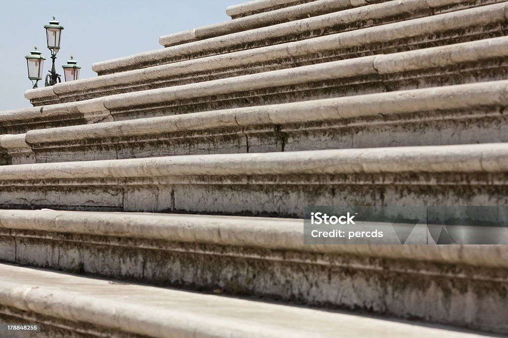 Escalier en pierre - Photo de Angle libre de droits