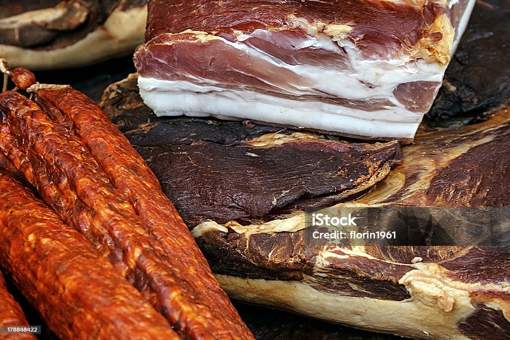 Piezas de cerdo ahumado tocino - Foto de stock de Alimento libre de derechos