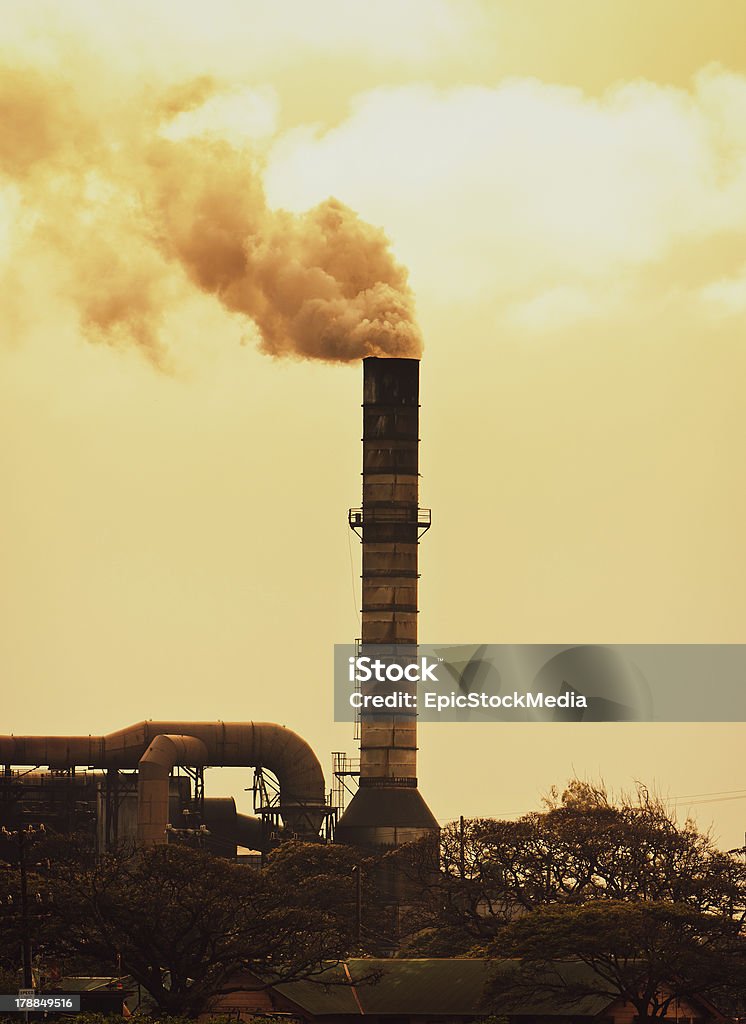 Conceito de aquecimento Global, poluição fumaça de fábrica de - Foto de stock de Calor royalty-free