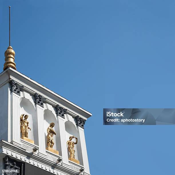 Photo libre de droit de Bâtiment De Style Européen banque d'images et plus d'images libres de droit de Activité de loisirs - Activité de loisirs, Antiquité romaine, Bleu