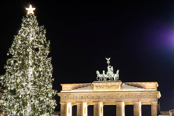istock brandenburger tor in december 178851374