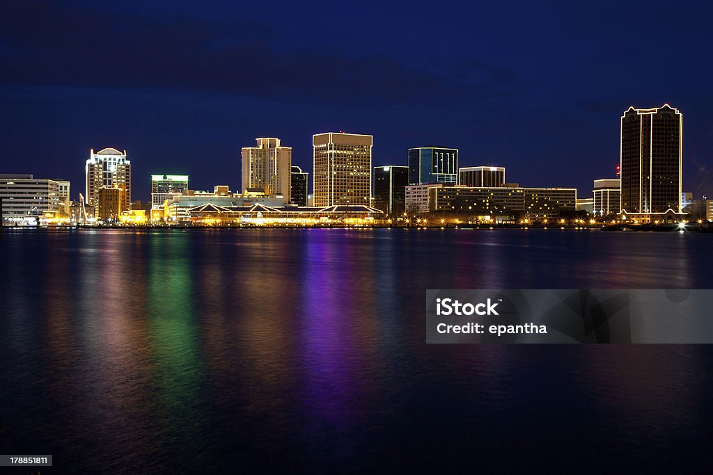 Edificios de la ciudad de Norfolk - Foto de stock de Norfolk - Virginia libre de derechos