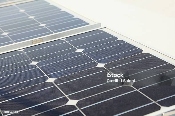 Fotowoltaicznej Energii Słonecznej Panelekoncepcja - zdjęcia stockowe i więcej obrazów Bez ludzi