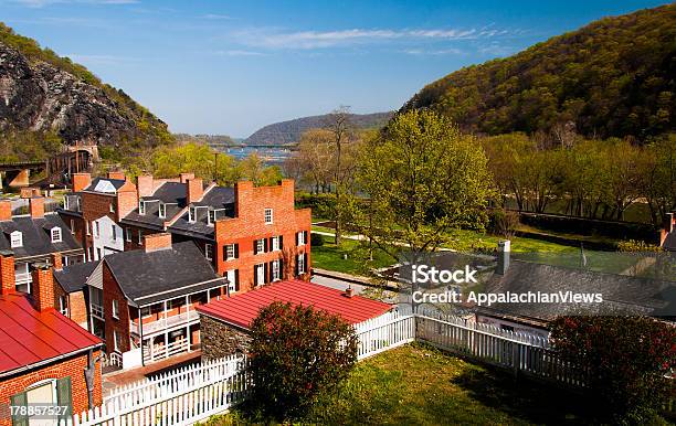 Wiosna Widok Harpers Ferry West Virginia - zdjęcia stockowe i więcej obrazów Stan Wirginia Zachodnia - Stan Wirginia Zachodnia, Krajobraz wiejski, Rzeka Potomac