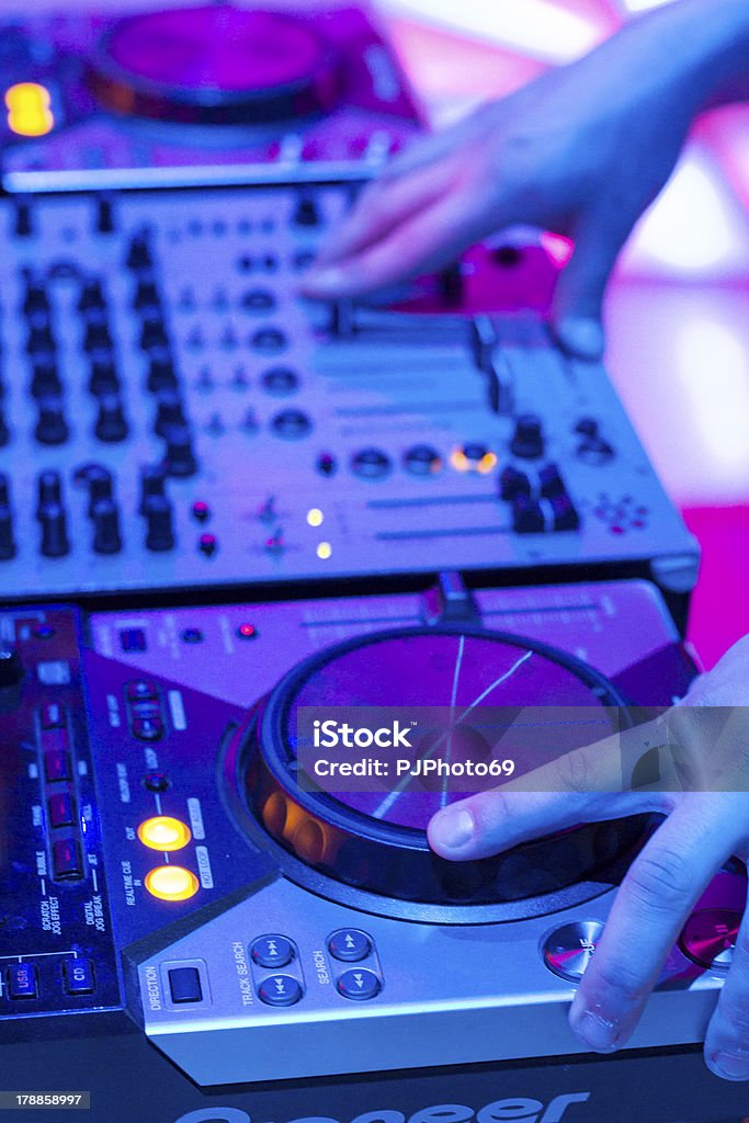 Misturador de Dj Consolle - Foto de stock de Amplificador royalty-free