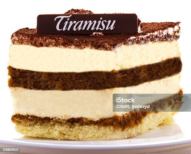 Köstliche Tiramisu Dessert Mit Kakaopulver Auf Der Oberseite Stockfoto und mehr Bilder von Geschichtet