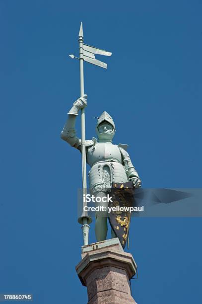 Knight Con Armadura En Primer Plano Foto de stock y más banco de imágenes de Lanza de justas - Lanza de justas, Ámsterdam, Abrillantar