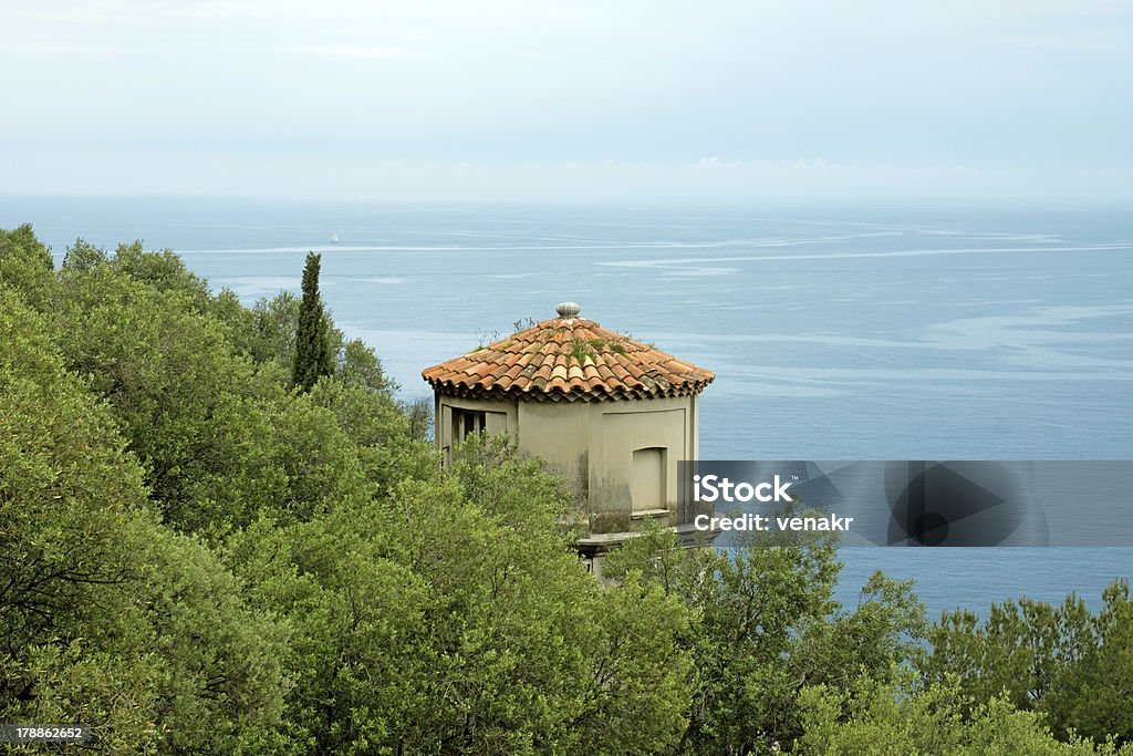 Nice-Tower avec vue sur la mer Méditerranée - Photo de Angle de prise de vue libre de droits