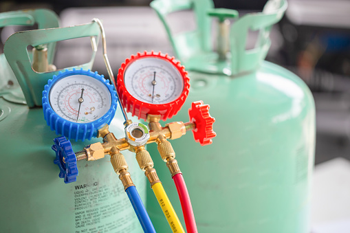 Manifold tool gauge bucket refrigerant applies to car air conditioning, Car Air Conditioning Repair
