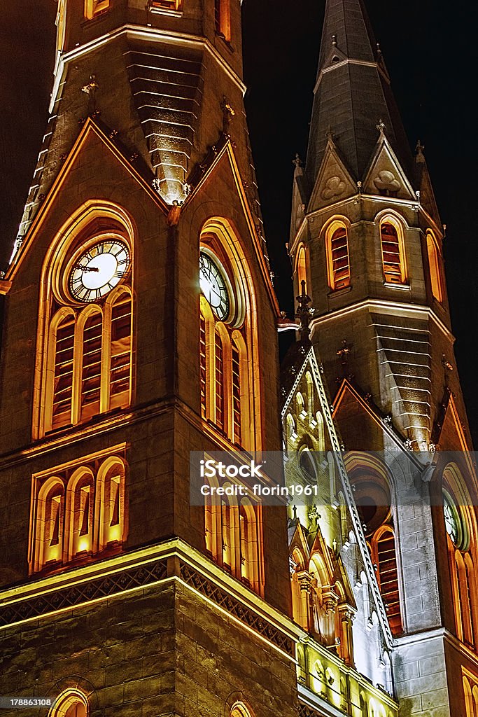 夜の教会 - オレンジ色のロイヤリティフリーストックフォト