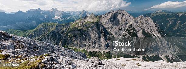 Karwendel Panorama - zdjęcia stockowe i więcej obrazów Alpinizm - Alpinizm, Alpy, Austria