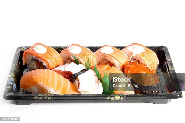 Sushi Japonés Foto de stock y más banco de imágenes de Alimento - Alimento, Asia, Blanco - Color