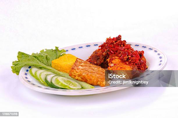 Międzynarodowe Lokalne Daniaindonezyjski Peynet Chicken - zdjęcia stockowe i więcej obrazów Azja