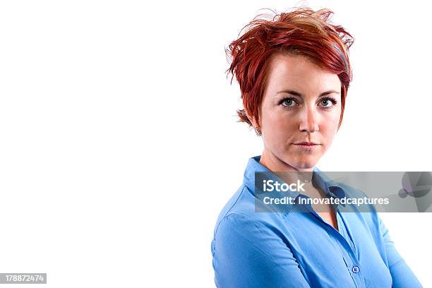 Capelli Rossi Donna Con Moderno Taglio Di Capelli Con Spazio Testo - Fotografie stock e altre immagini di Adolescente