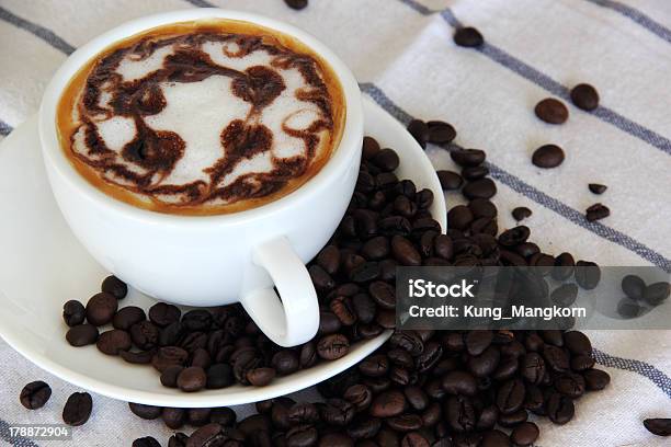コーヒー豆 - エスプレッソのストックフォトや画像を多数ご用意 - エスプレッソ, カップ, カフェイン